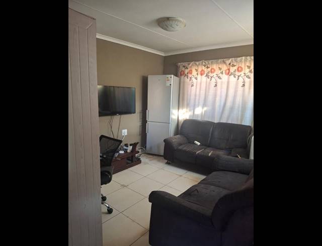 2 BEDROOM HOUSE FOR SALE IN SOSHANGUVE EAST